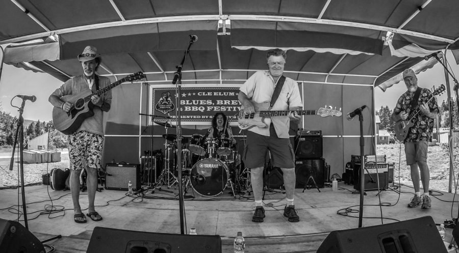 The Roberts entertaining the fans at the 2018 Cle Elum Blues, Brews & BBQ Festival in the beautiful Cascade mountains at the old historic mining town of Cle Elum. Photo by Rob Vitti