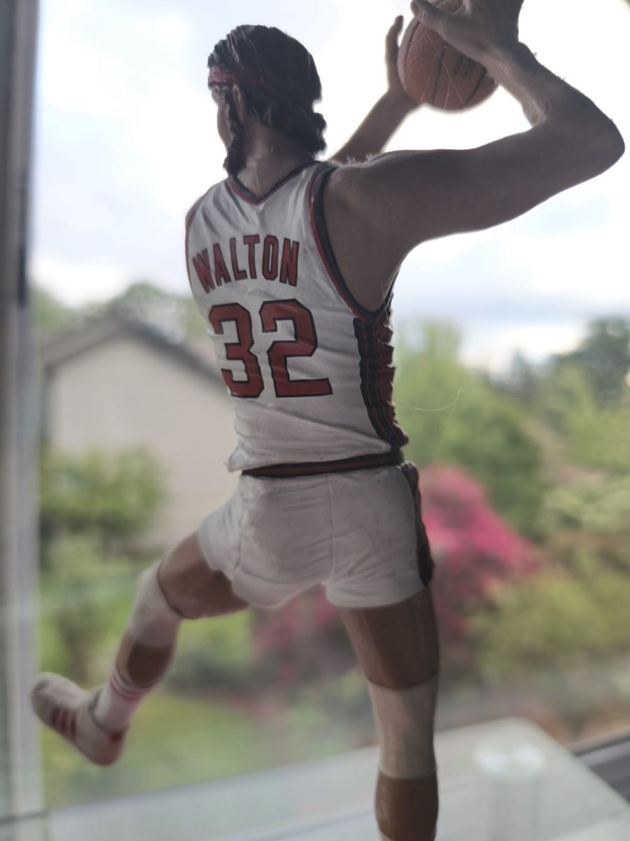 Walton figurine.
(Photo by Robert Hinson)